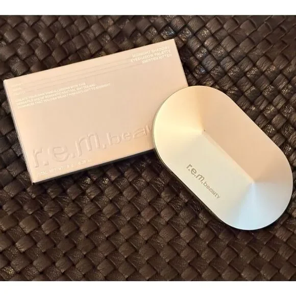 r.e.m. Beauty - NWTIB Midnight Shadows Eyeshadow Palette in "Smitten Kitten" - Picture 4 of 16